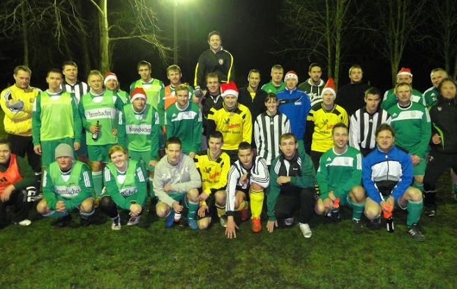 FB 12 Weihnachtsspiel